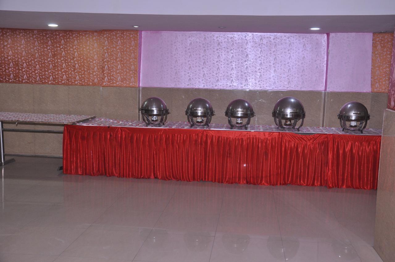 Hotel Samrat Kaushambi Ghaziabad Exterior photo