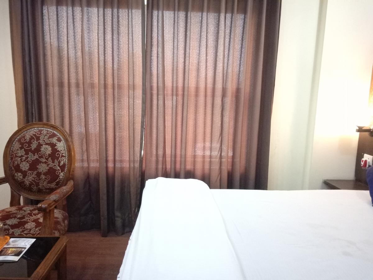Hotel Samrat Kaushambi Ghaziabad Exterior photo